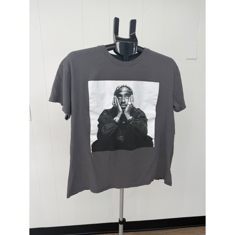 2Pac Graphic T-Shirt Mens L Gray Good Short Sleeve Cotton Rap Tee Shakur